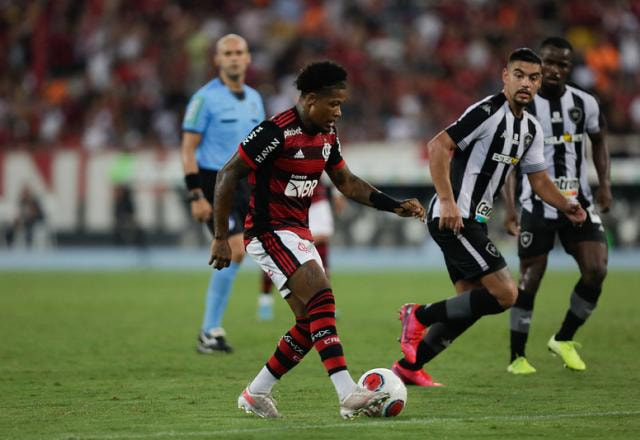 Imagem da noticia Botafogo x Flamengo: onde assistir, escalações e desfalques