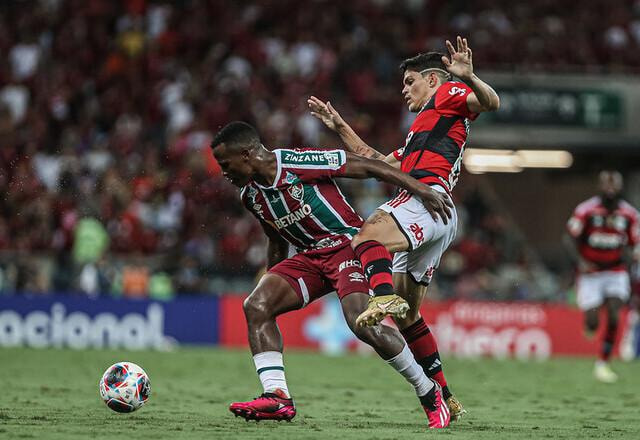 Imagem da noticia Fluminense x Flamengo: onde assistir, prováveis escalações e arbitragem