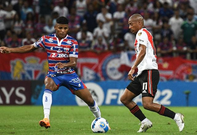 Em jogo elétrico e com polêmica, Fortaleza empata com o River Plate
