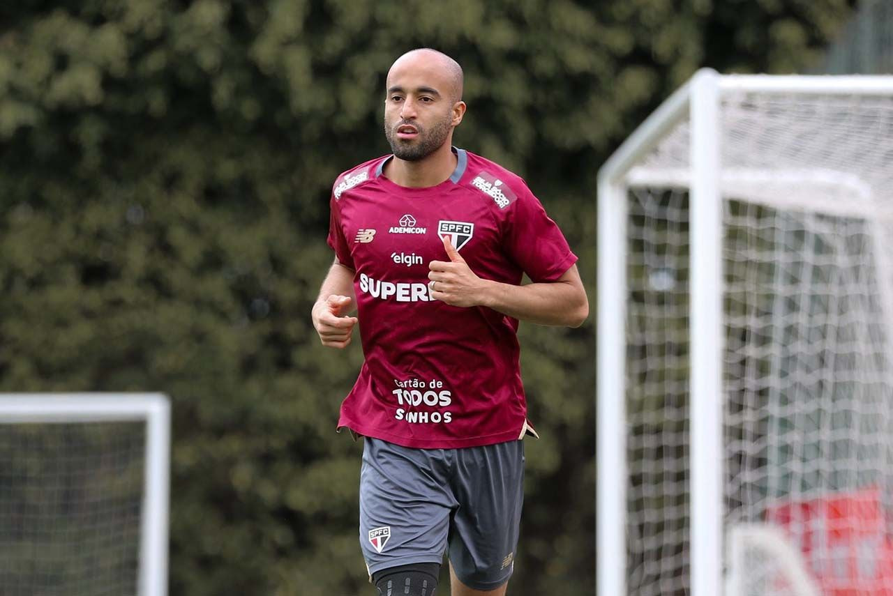 Imagem da noticia São Paulo: Lucas corre pela primeira vez no campo após cirurgia no joelho