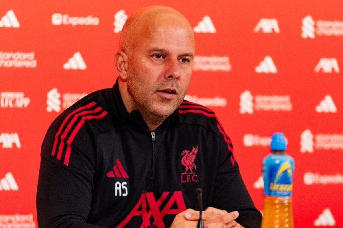 Imagem da noticia Arne Slot atualiza situação de Isak no Liverpool após cirurgia