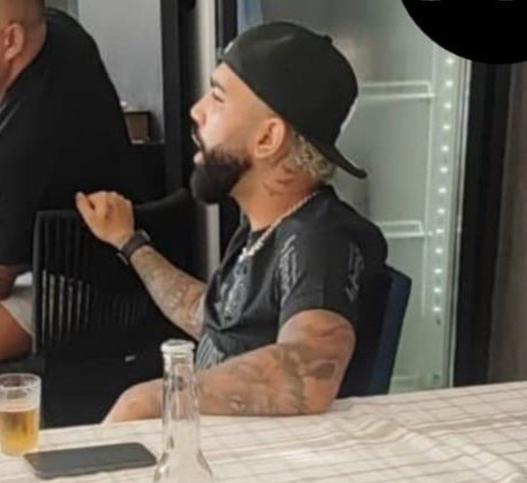 Imagem da noticia Gabigol assume que usou camisa do Corinthians e pede desculpas: "Errei"
