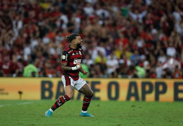 Imagem da noticia Artilheiro em 2019, Gabigol vira garçom na busca pelo tri da Libertadores
