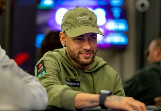 Imagem da noticia Técnico do PSG minimiza ida de Neymar a torneio de pôquer