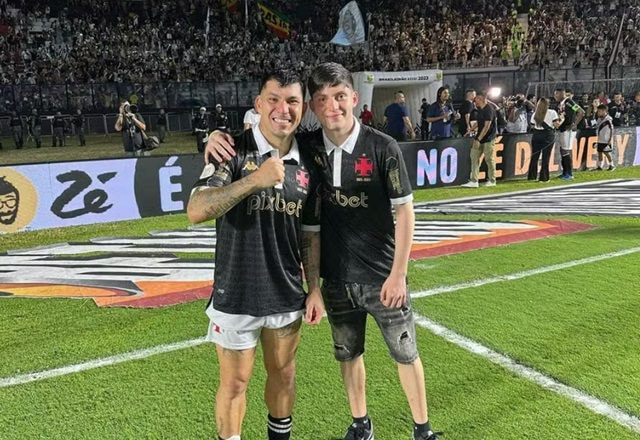 Imagem da noticia Filho de Medel, zagueiro do Vasco, é preso por violência doméstica, diz jornal