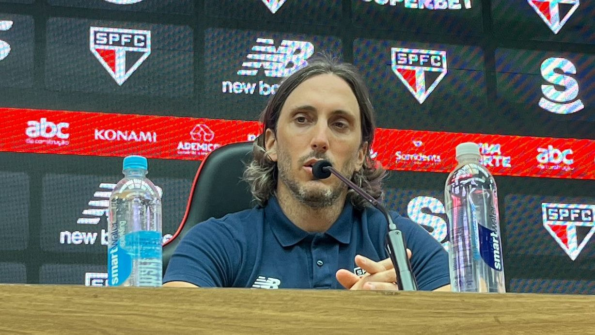 Zubeldía fala sobre o primeiro ano no comando São Paulo: “A pressão emocional é grande”