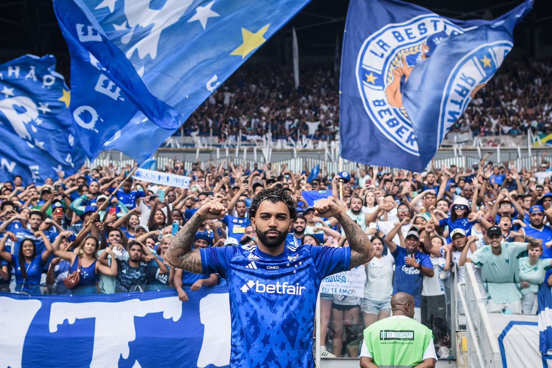 Imagem da noticia Gabigol provoca Atlético-MG: "Respeito, mas o maior de Minas é o Cruzeiro"