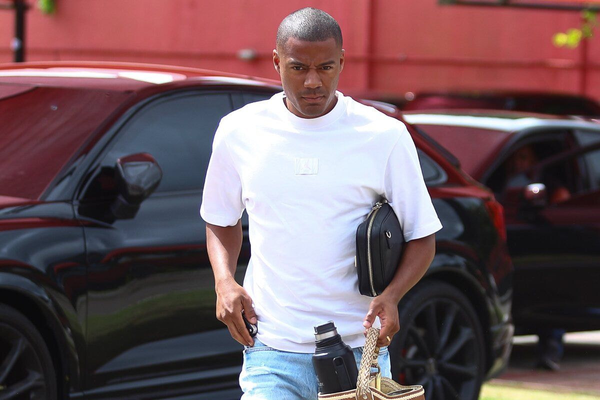 Imagem da noticia De la Cruz ganha apoio de jogadores do Flamengo: "Estamos perto dele"