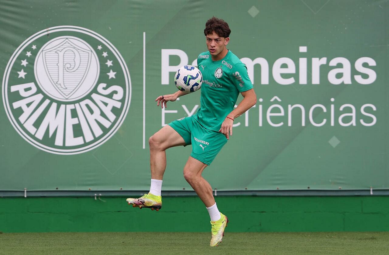 Imagem da noticia Giay é convocado por Scaloni para amistosos da Argentina