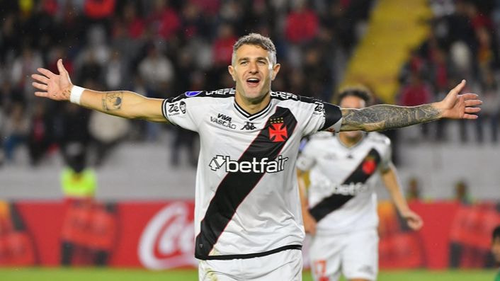 Vasco sofre dois gols no fim e empata na estreia da Sul-Americana