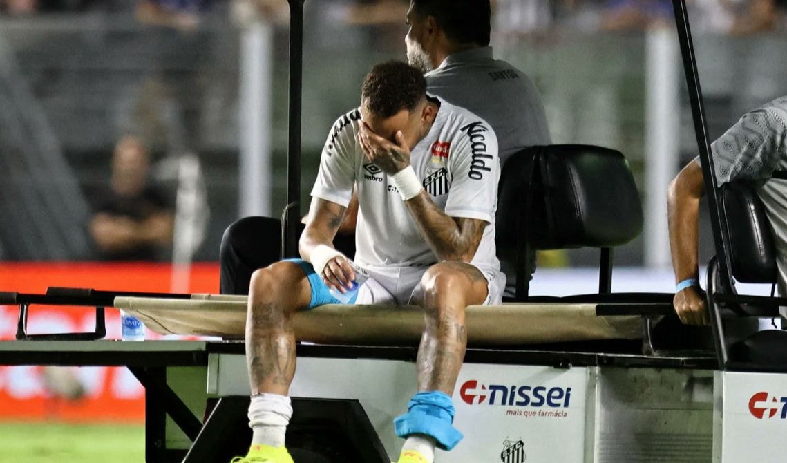 Santos confirma nova lesão de Neymar na coxa esquerda