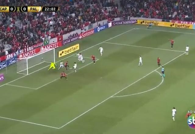 Imagem da noticia Alex Santana abre o placar para o Athletico-PR contra o Palmeiras