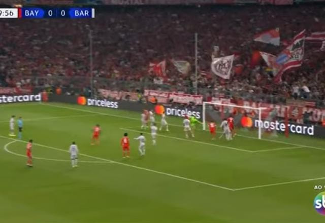 Imagem da noticia Goleiro do Barcelona sai mal, e Lucas Hernández abre o placar para o Bayern