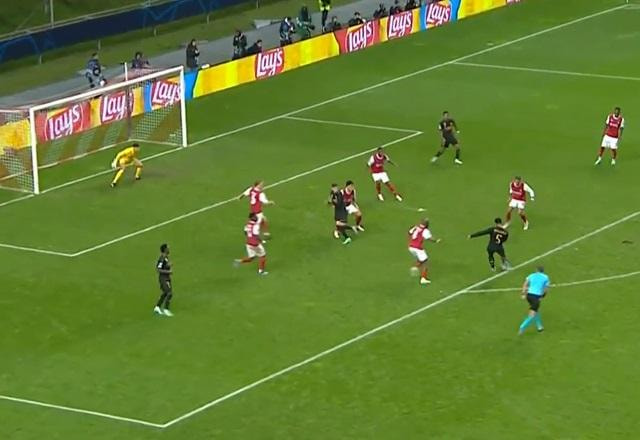 Imagem da noticia Gol do Real Madrid! Com assistência de Vini Jr, Bellingham marca o segundo