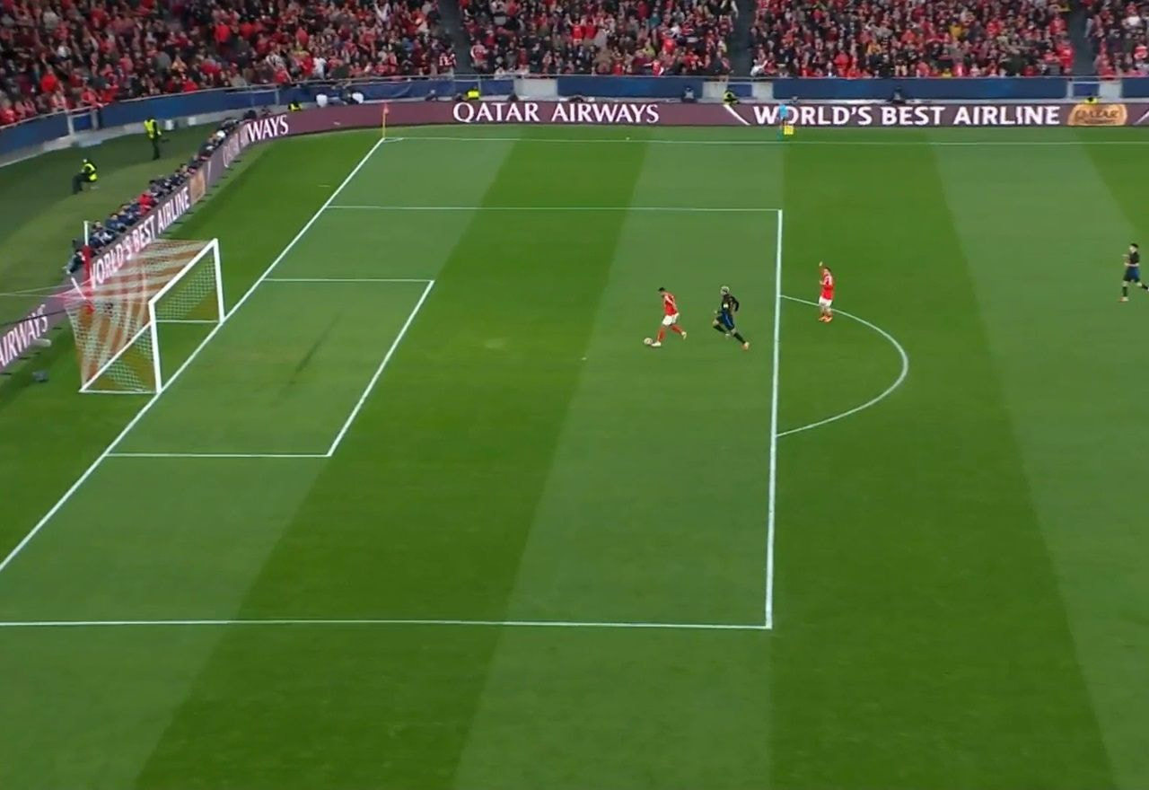 Imagem da noticia Falha de videogame? Pavlidis marca após erro do Szczesny