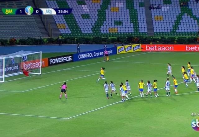 Imagem da noticia Bia Zaneratto cobra pênalti com categoria e amplia para o Brasil