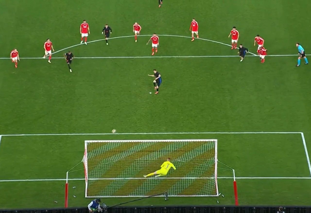 Imagem da noticia Tudo igual! Lewandowski empata de pênalti para o Barcelona