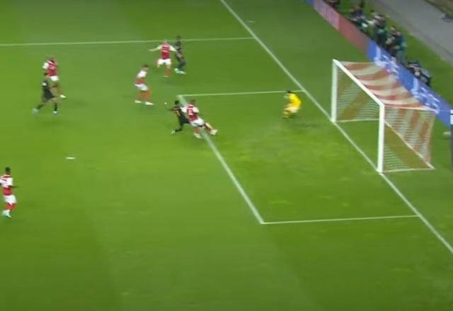 Imagem da noticia Real Madrid na frente! Após jogadaça de Vini Jr, Rodrygo abre o placar