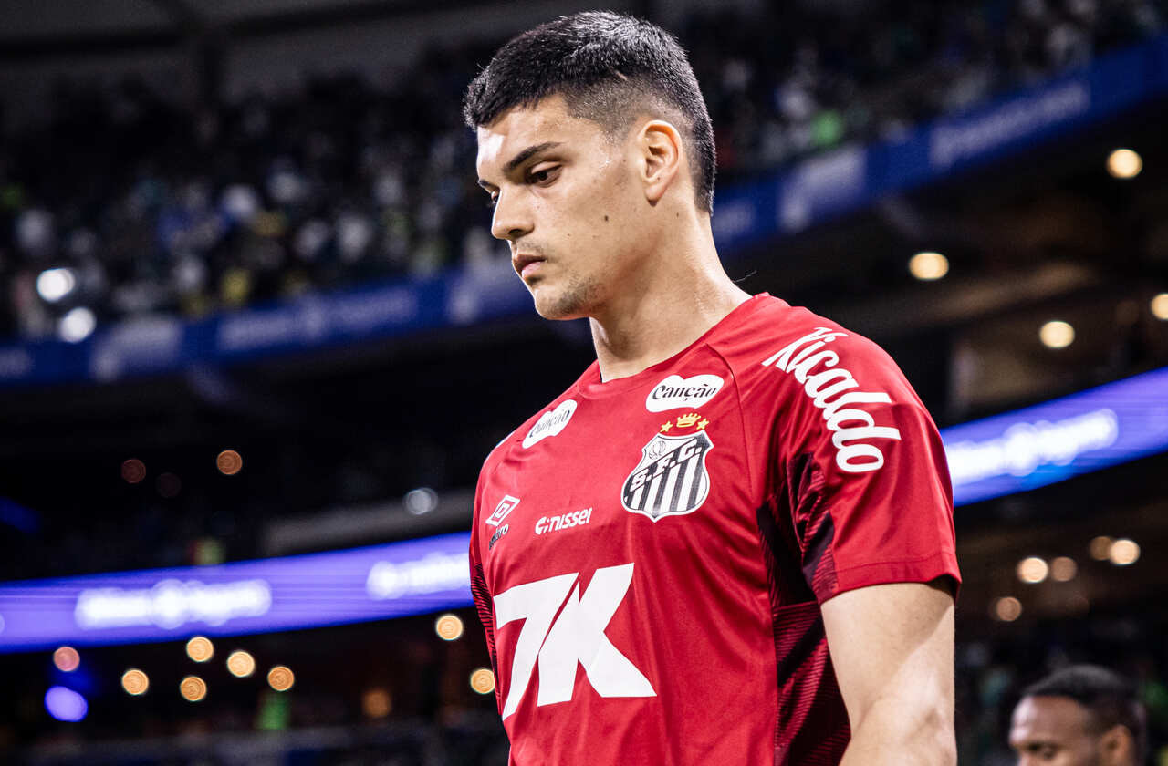 Imagem da noticia Brazão convive com dores desde 2024, mas vem atuando no sacrifício pelo Santos