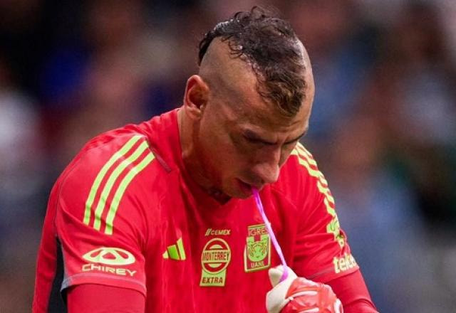 Imagem da noticia Goleiro faz truque de mágica para pegar pênalti, e dá certo