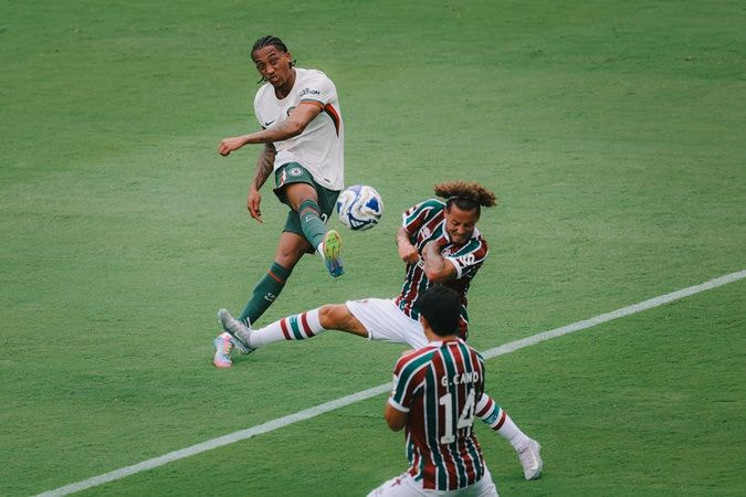 Imagem da noticia João Pedro faz valer a lei do ex, e Chelsea elimina o Fluminense no Mundial