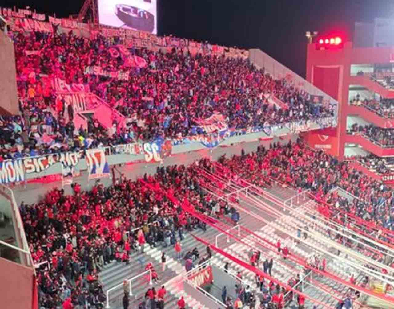 Imagem da noticia Após violência na Sul-Americana, Independiente tem jogo adiado no Campeonato Argentino