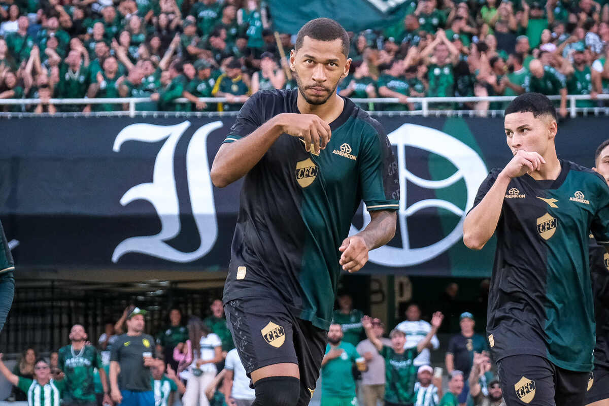 Imagem da noticia Coritiba vence o Cianorte e avança à semifinal do Paranaense