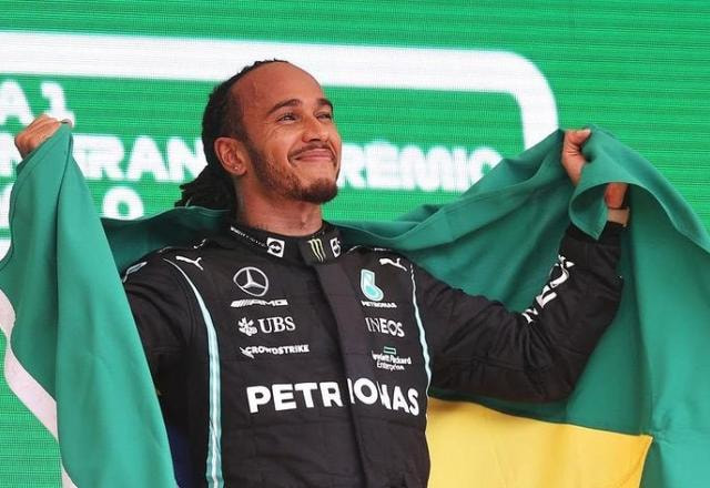 Imagem da noticia Lewis Hamilton recebe título de cidadão honorário do Brasil: "Amo vocês"