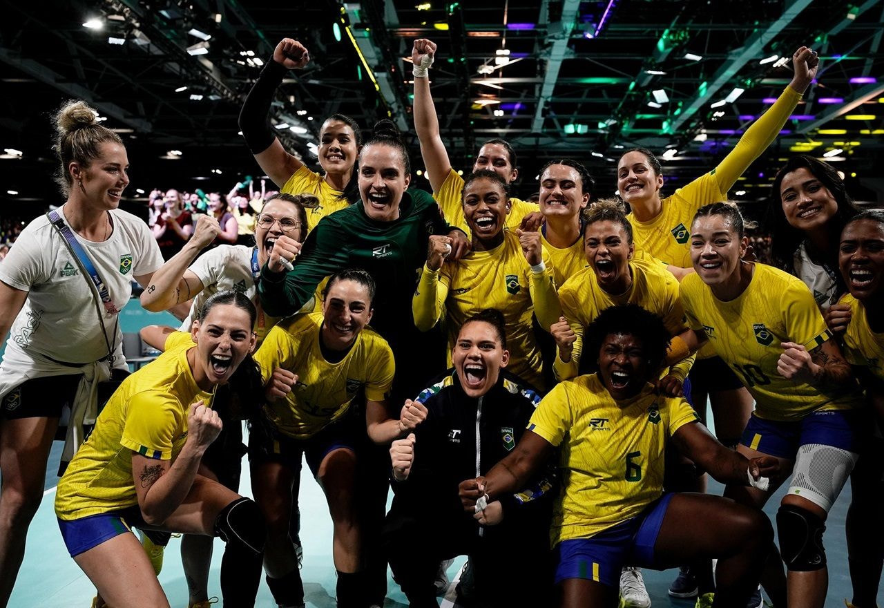 Imagem da noticia Brasil vence Angola com tranquilidade no handebol feminino e avança às quartas em Paris 2024