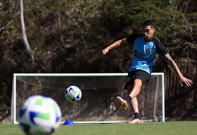 Imagem da noticia Grêmio x Botafogo: onde assistir, escalações e desfalques