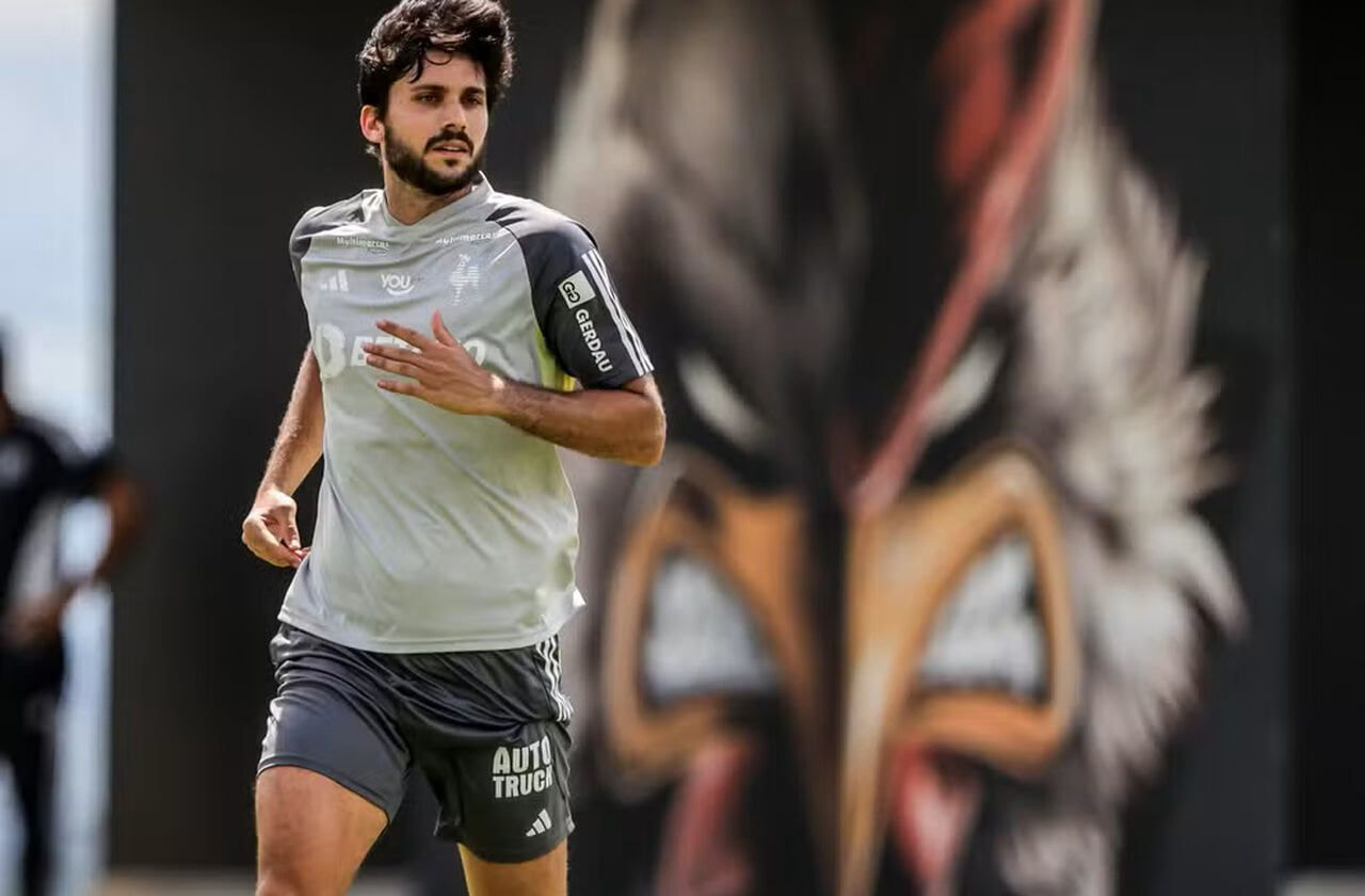 Imagem da noticia Bracks explica saída de Rabello e situação de novo reforço no Atlético