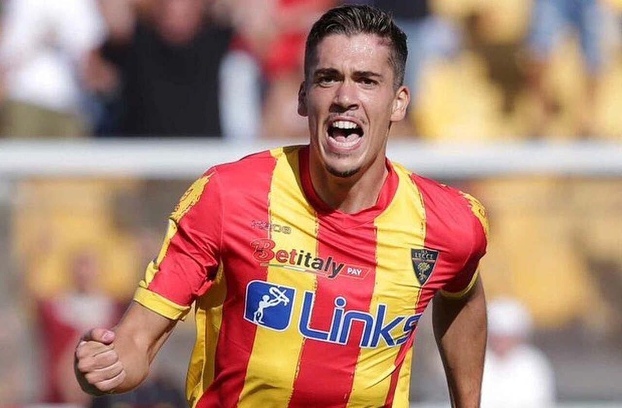 Imagem da noticia Ex-promessa da base do Barcelona se aposenta aos 23 anos