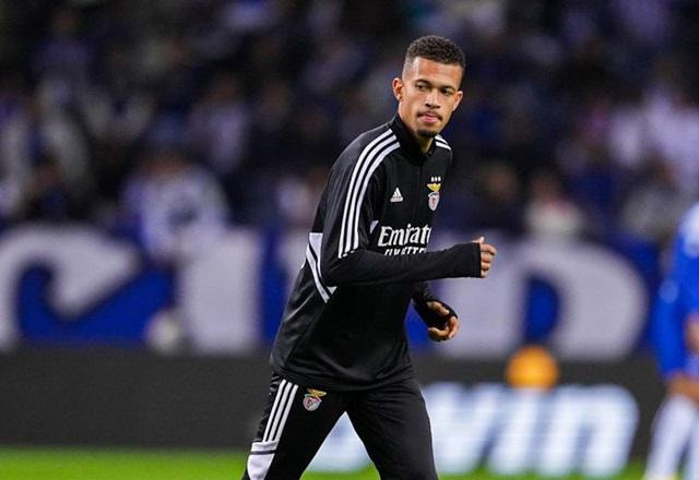 Imagem da noticia Vasco supera concorrência do Botafogo e acerta contratação de João Victor