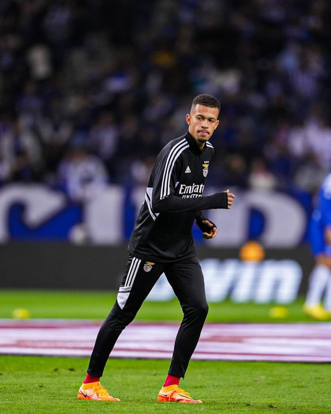 Imagem da noticia Vasco supera concorrência do Botafogo e acerta contratação de João Victor