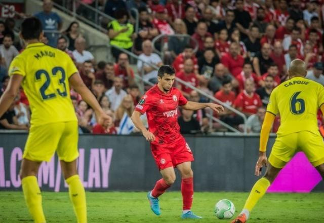 Imagem da noticia Conference League: jogador russo é impedido de atuar na Polônia