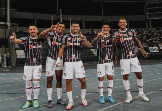 Fluminense vence Olimpia com dois de Cano e pintura de Luiz Henrique