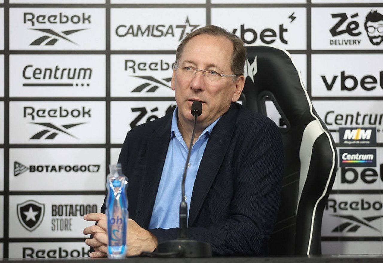 Imagem da noticia Textor rebate críticas da torcida do Botafogo: “ Estou tentando mudar a cultura do clube”