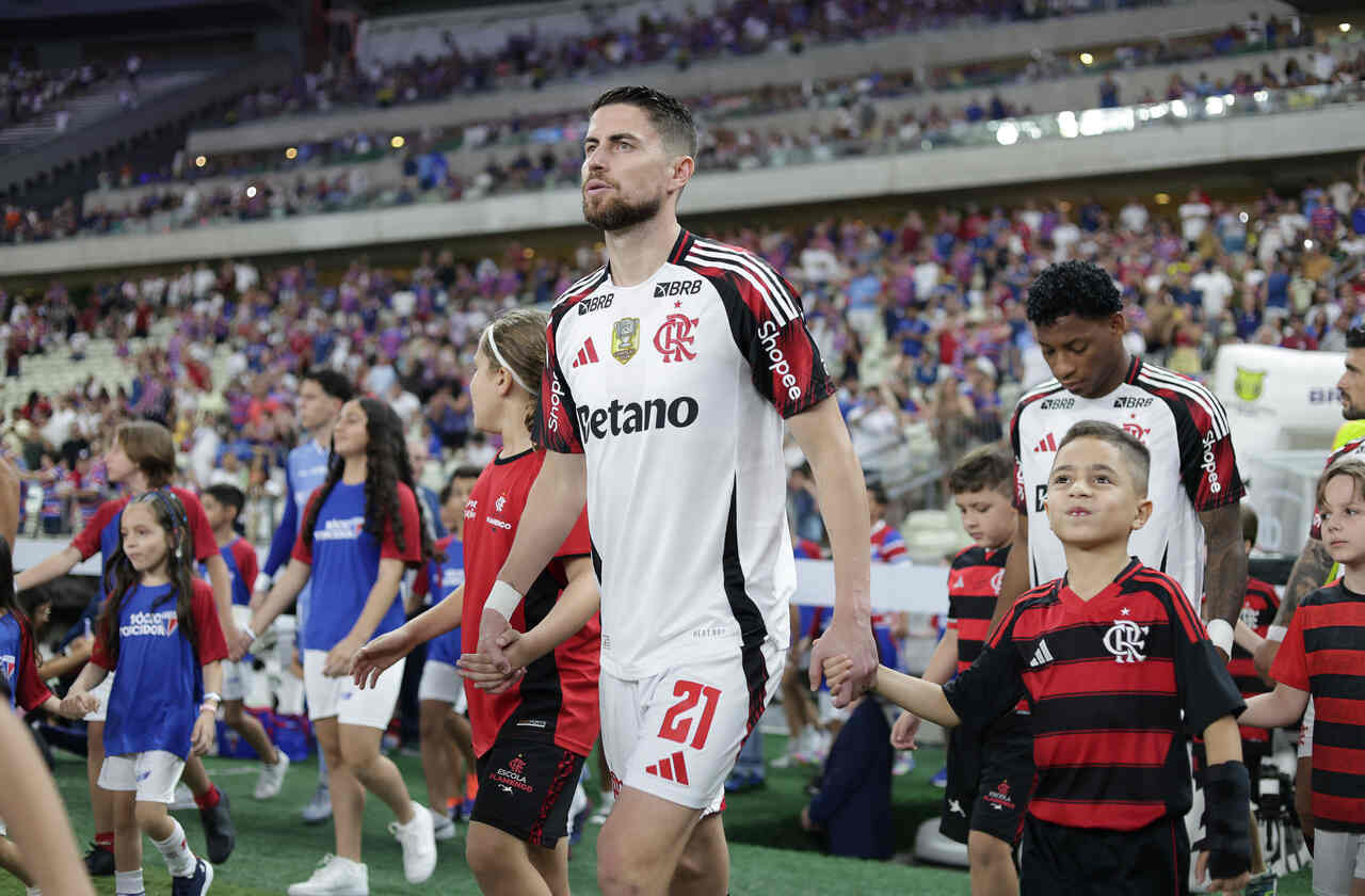 Imagem da noticia Jorginho e Arrascaeta pedem foco ao Flamengo na semi da Libertadores: "Virar a página rápido"