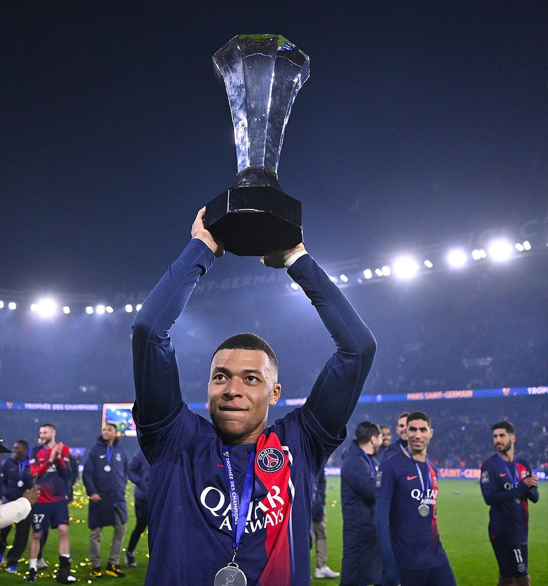 Imagem da noticia Mbappé abre mão de bônus milionários para facilitar transferência do PSG