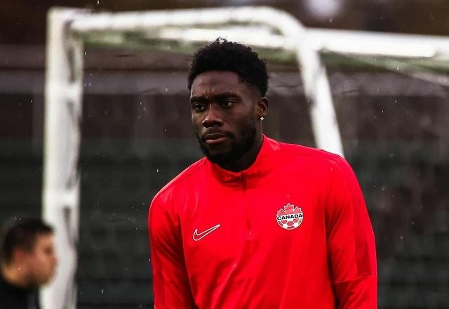 Imagem da noticia Vídeo: Lateral do Bayern faz gol contra BIZARRO na goleada do Japão no Canadá