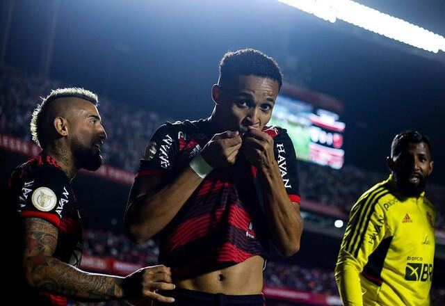 Flamengo vende atacante Lázaro ao Almería, da Espanha