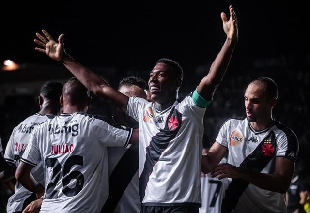 Imagem da noticia Vasco vence Madureira e assume a liderança do Campeonato Carioca