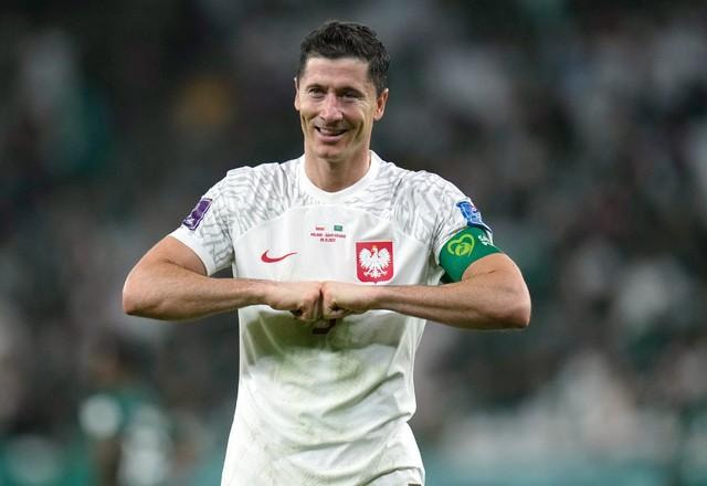 Imagem da noticia Polônia aguenta pressão, bate Arábia Saudita e embola Grupo C da Copa do Mundo