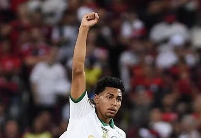 Jogadores e clubes se pronunciam após caso de racismo contra atacante do Palmeiras