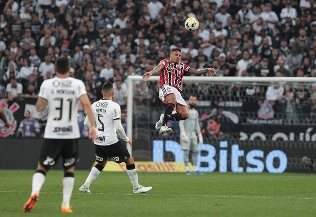 Imagem da noticia Árbitro relata cântico homofóbico em clássico entre Corinthians e São Paulo