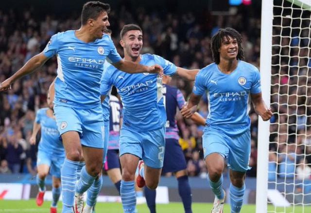 Imagem da noticia Zagueiro do City, Aké revela morte do pai após marcar gol na Liga dos Campeões