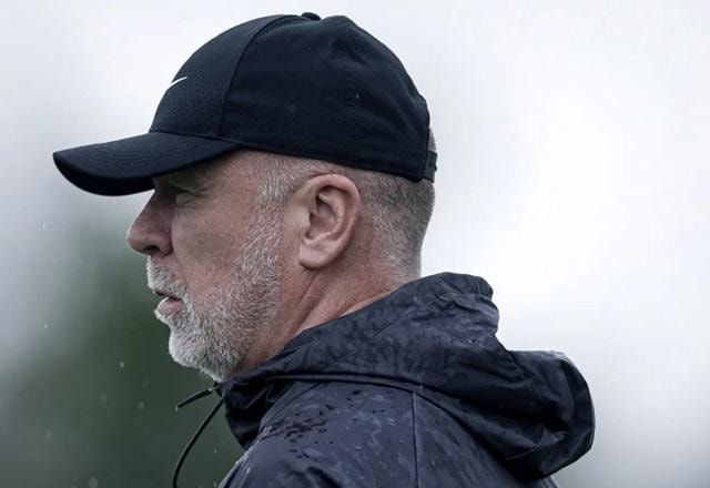 Imagem da noticia Após sequência de derrotas, Corinthians anuncia saída do técnico Mano Menezes