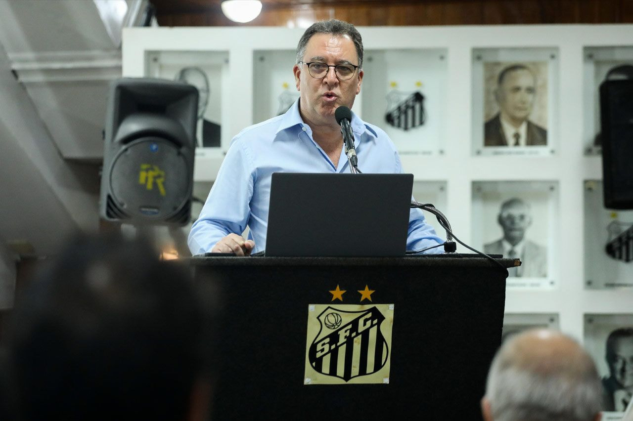 Imagem da noticia Presidente do Santos admite urgência por reforços e banca Vojvoda