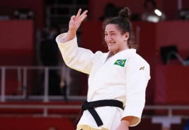 Imagem da noticia Mayra Aguiar conquista terceiro título no Mundial de judô
