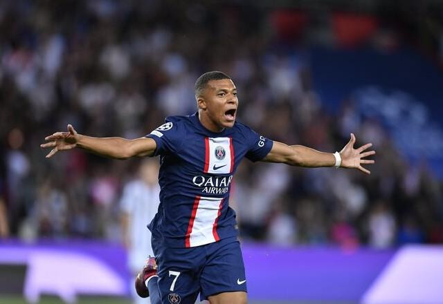 Imagem da noticia Jogaço! Mbappé marca dois, PSG domina Juventus e estreia com vitória na Champions